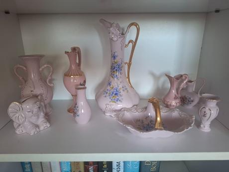 Sada ružového porcelánu, 