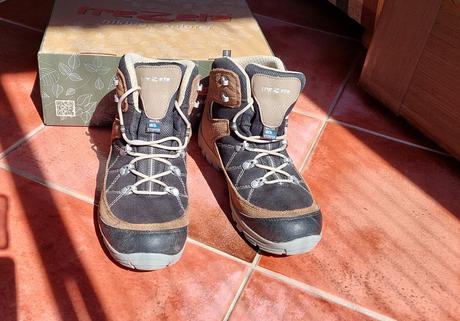 Turistické celoročné topánky, 37