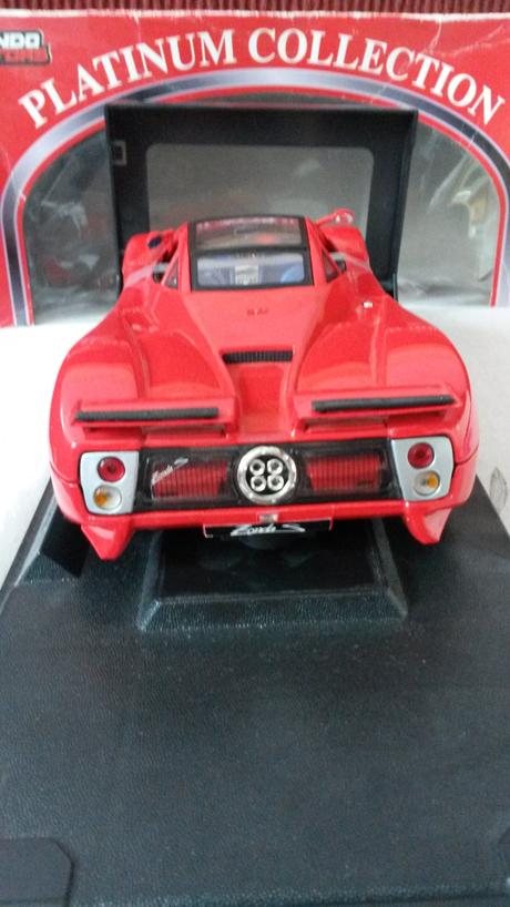 Model pagani zonda c12, 