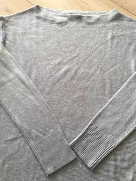 Jednoduchý dámsky svetrík, s