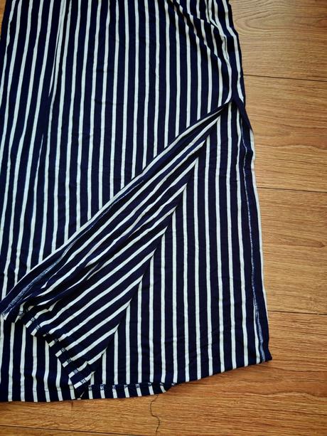 Krásne pohodlné šaty, s