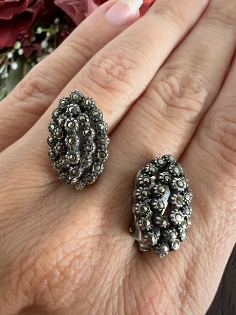 Strozitne nausnice z markazitov, 