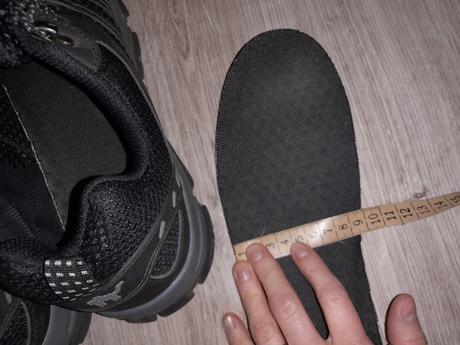 Nové pánské tenisky, 46