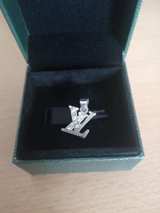 Strieborný prívesok,