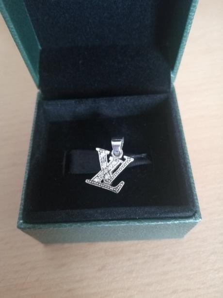 Strieborný prívesok,