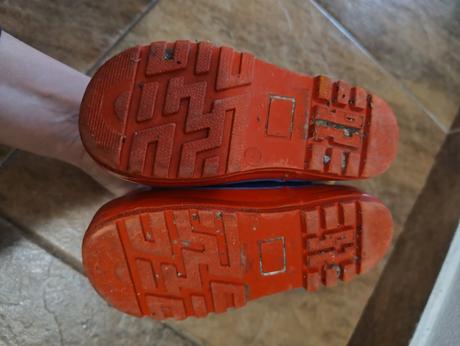 Gumáky superman, 26