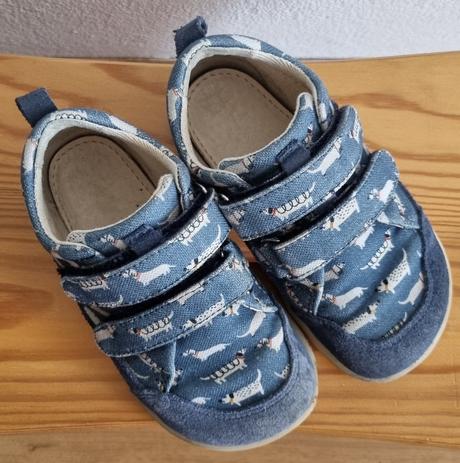 Platené tenisky, 26