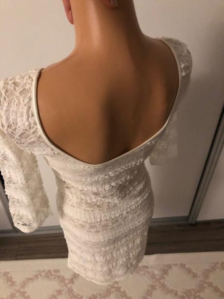 Krajkované šaty, s