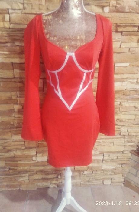 Nádherné červené saty, m