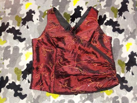 Slávnostný korzet, 40