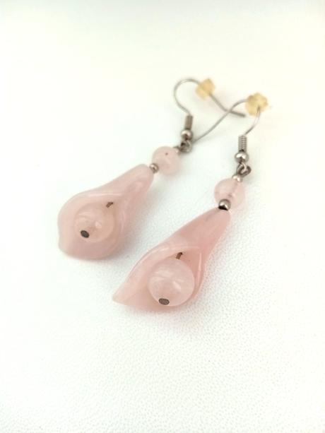 Náušnice z ruženínu, 