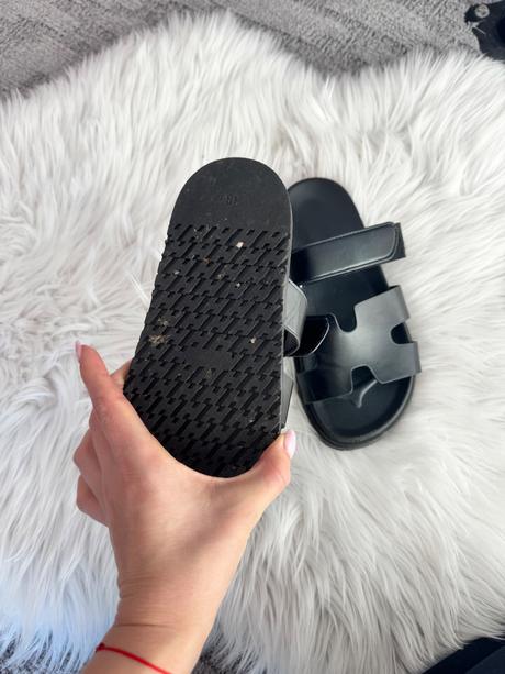 Šľapky v štýle hermes, 38