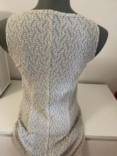 Dámske šaty s čipkou, m