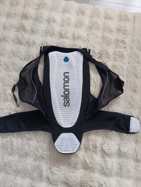 Chránič chrbta salomon, 