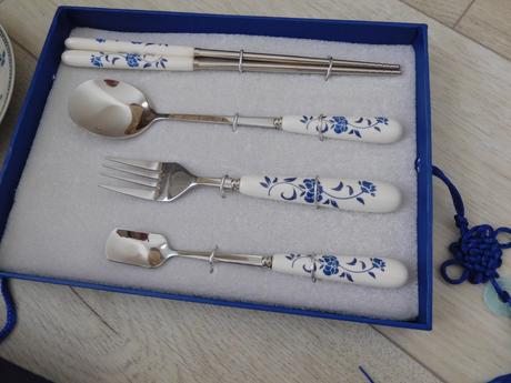 Hrnček čínsky príbor v krabičke, 