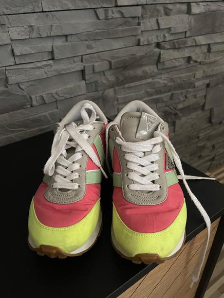 Guess v.37, guess,37