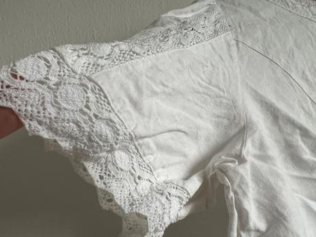 Krasna vintage bluzka tunika zdobena bohato cipkou, l