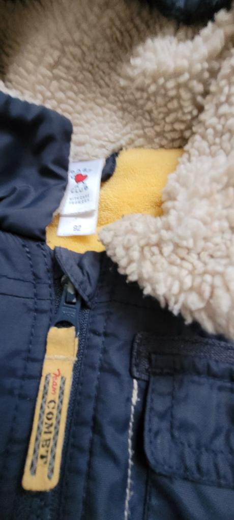 Vetrovka s kapucňou, c&a,92