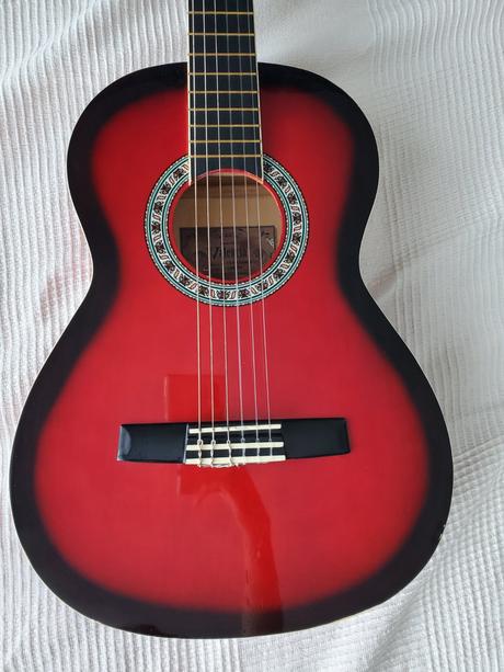 3/4 gitara valencia,