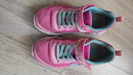 Pekné botasky, skechers,35