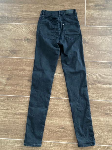 Cierne rifle, h&m,26