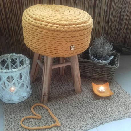 Dizajnová taburetka,