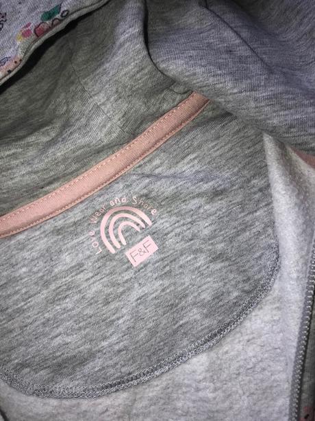 Mikina zn.f&f na 6-7 rokov, f&f,122