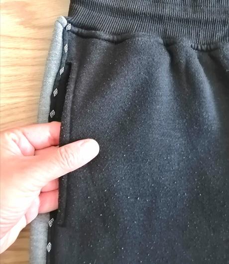 Chlapčenské tepláky umbro, čierne, veľ. 170, umbro,170