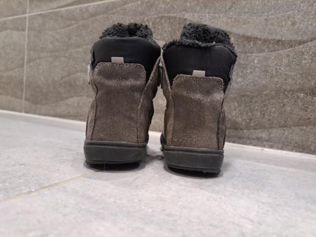 Mrugala zimne čižmy, 24