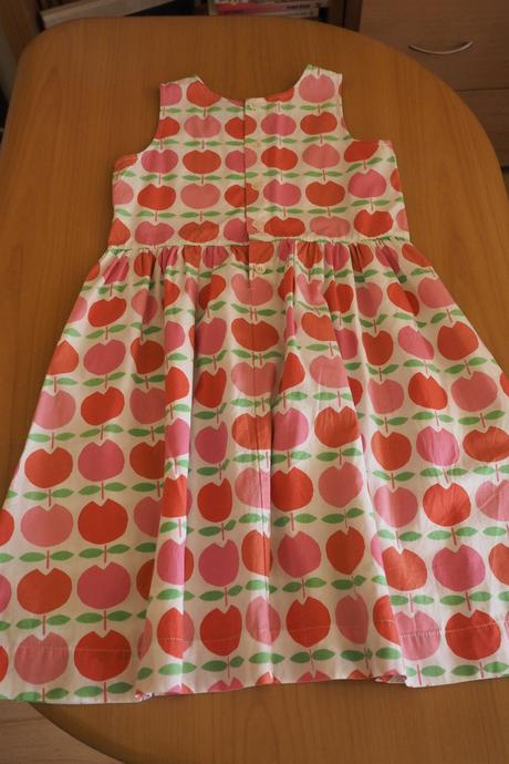 Dievčenské letné šaty, 122