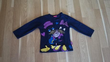 Tmavomodré tričko, 86