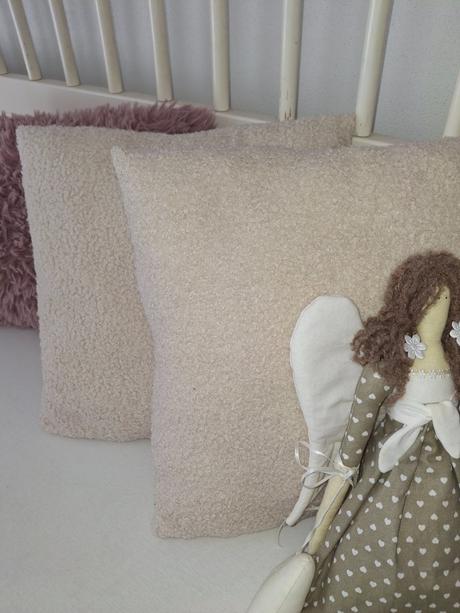 Barancekove vankuse aj s vyplnou rozmer 40x40 cm,,