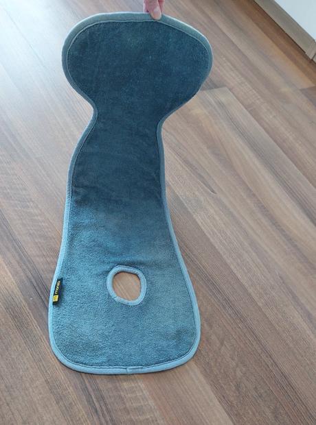 Podložka do autosedačky proti poteniu, 