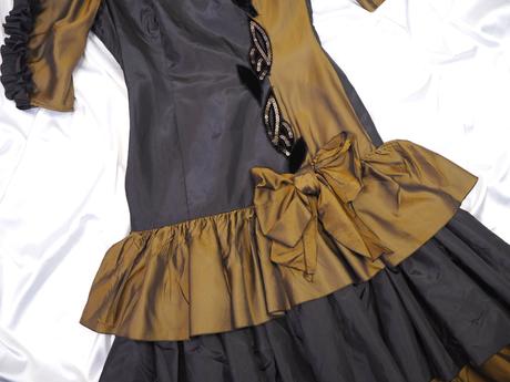 Luxusné vintage šaty na ples/karneval, 38