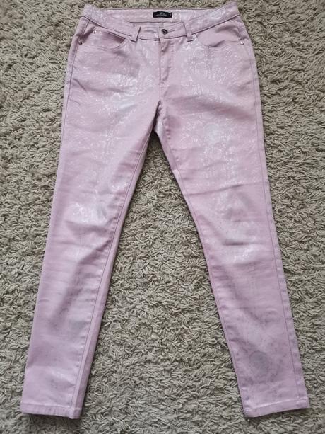 Ruzove nohavice i, 42