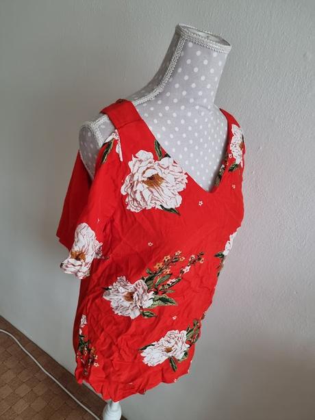 Červený top s otvormi na rukávoch 38, f&f,38