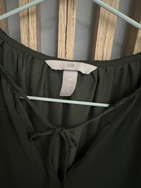 Tmavozelená saténová blúzka, h&m,s