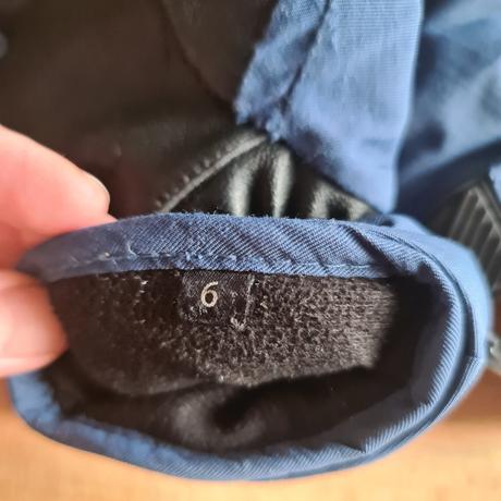 Zimné rukavice, 122