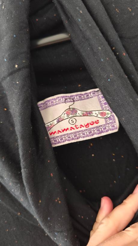 Čierne šaty s farebnou aplikáciou s, s