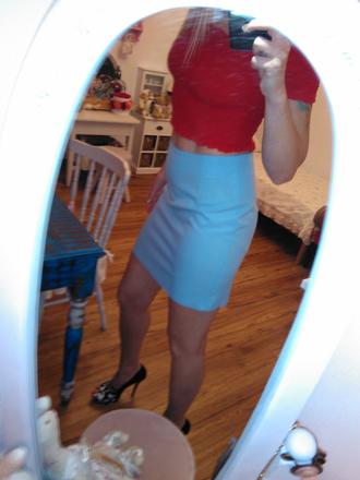 Kvalitná belasomodrá sukna, s