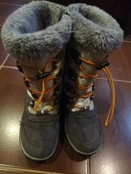 Dievcenske čižmy, authority,31