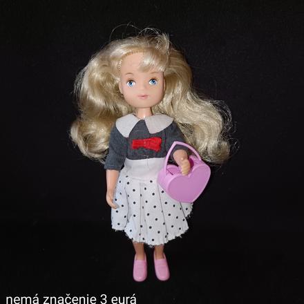 Menšia bábika,