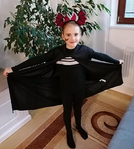 Lindex plášť - maska (upir, haloween, čarodej,