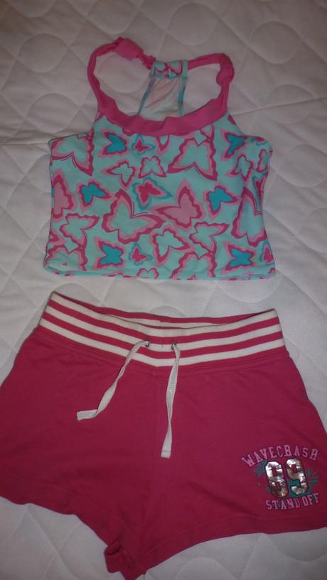 Kraťasy+ motýlikové tieločko na 9-10 rokov, 152