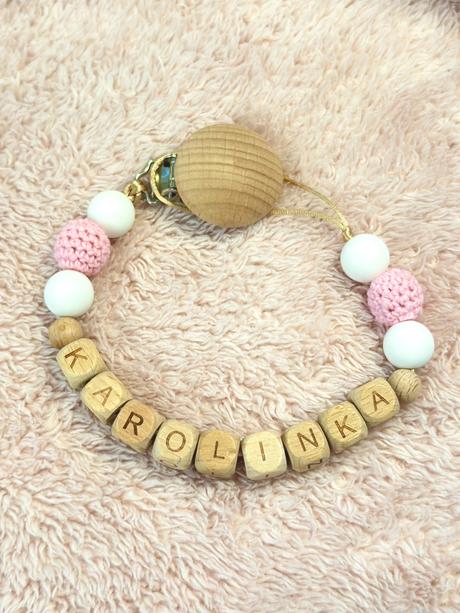 Retiazka na cumlík s menom,