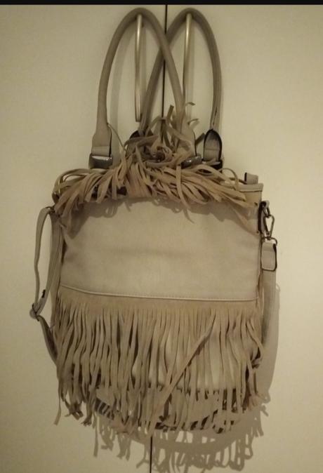 Kabelka so strapcami,