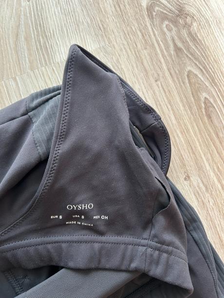 Štýlový športový overal značky oysho, pc 56 eur, s