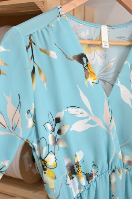 Tyrkysové kvetované šaty uni, 