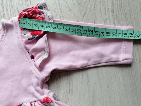 Šaty kvetinkové, 68