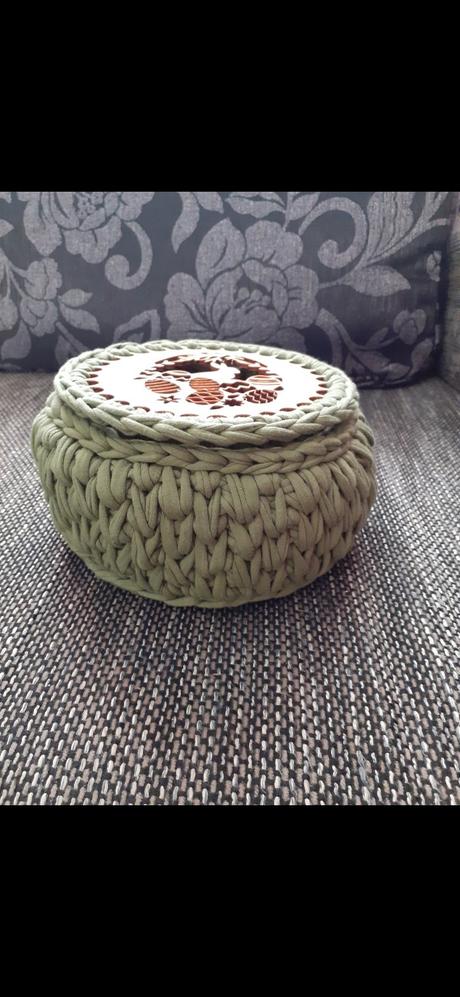 Háčkovaný košík, 